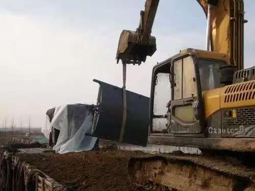 QLT型手推启闭机：万亩农田小型闸门的便捷控制应用整体外观 | 通用型结构 | 闸门整体结构展示