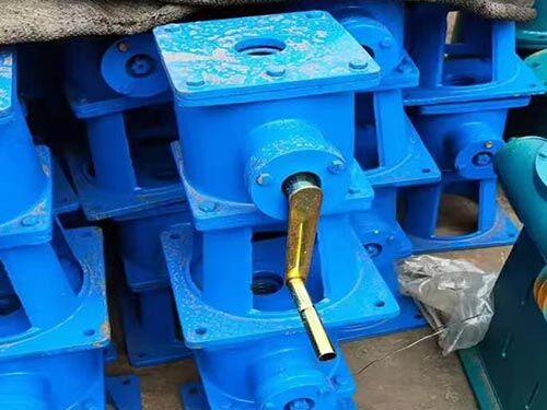 PGZ1.2×1.6闸门：引水渠用卡顿，先清轨道泥沙再查螺杆变形文章配图