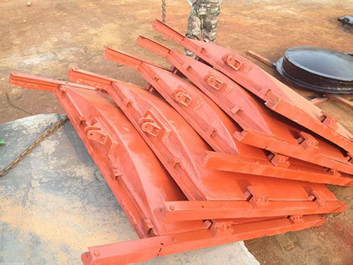 2×2米铸铁闸门验收：密封/承重/启闭3项*查整体外观 | 铸铁 | 闸门整体结构展示